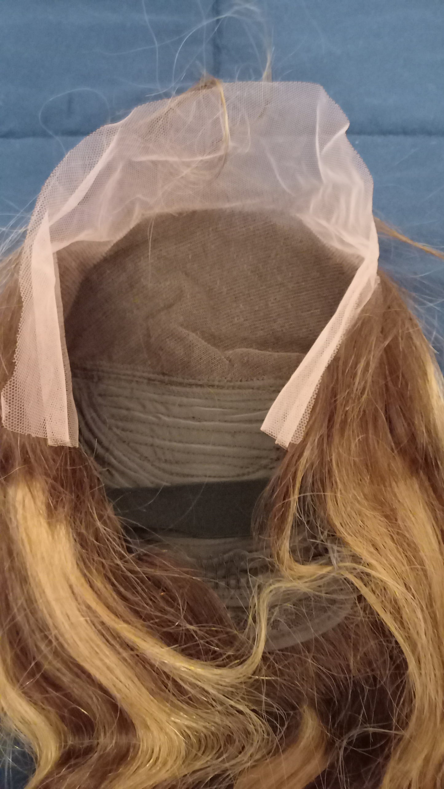Parrucca di capelli umani ondulati biondo miele castano 13x4