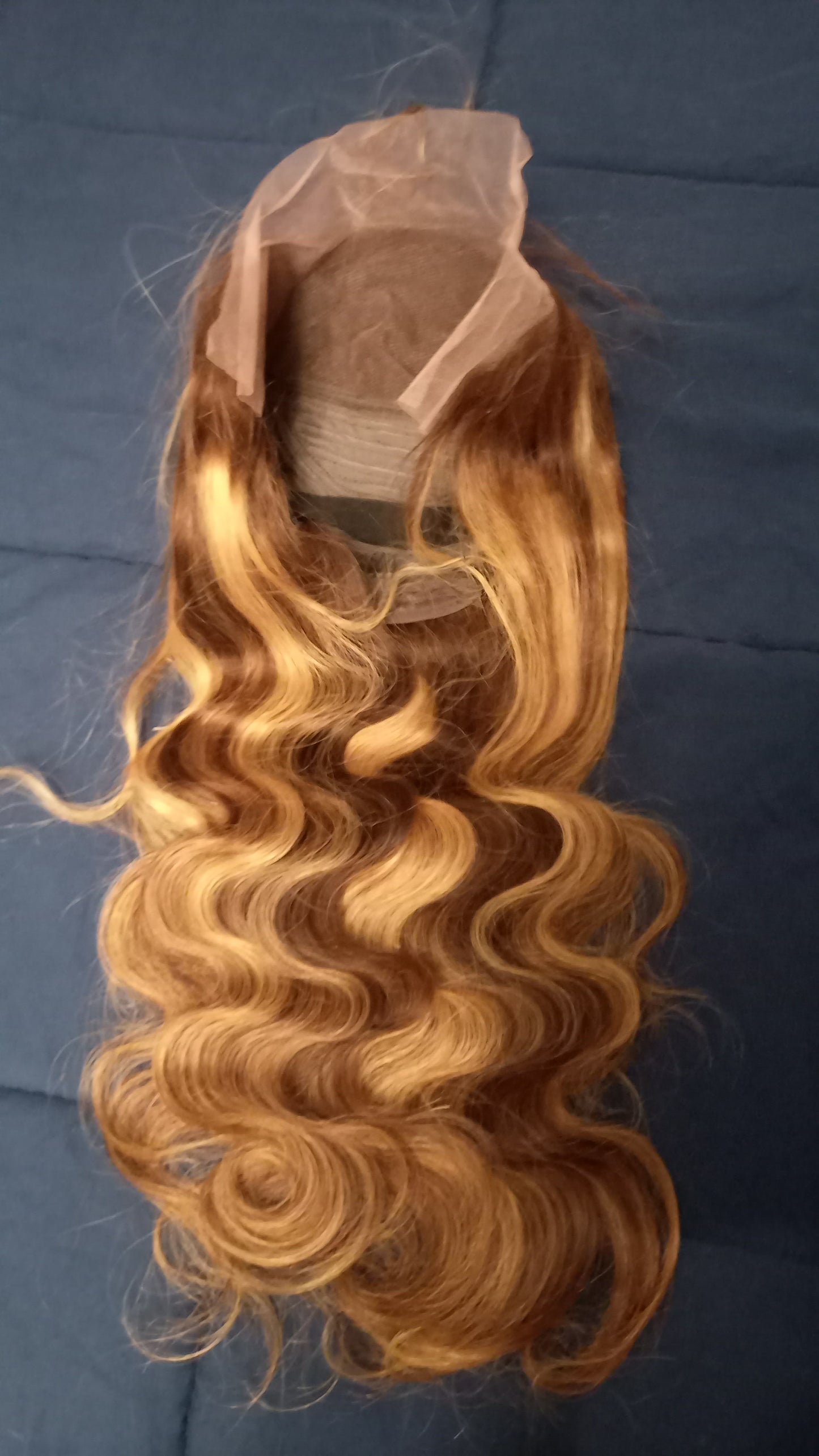 Parrucca di capelli umani ondulati biondo miele castano 13x4