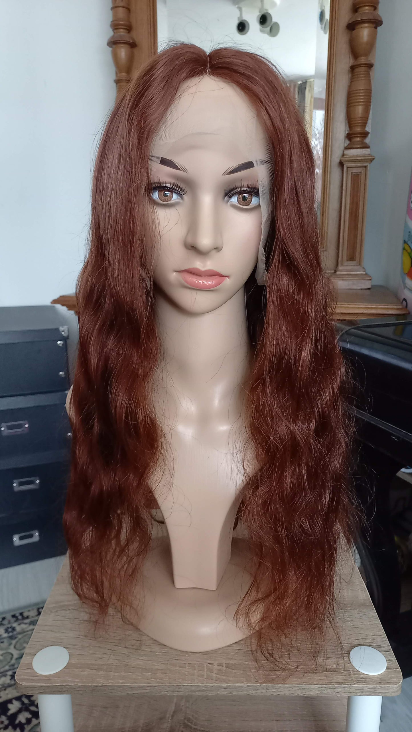 Parrucca di capelli umani con parte a T e onda del corpo, castano cioccolato
