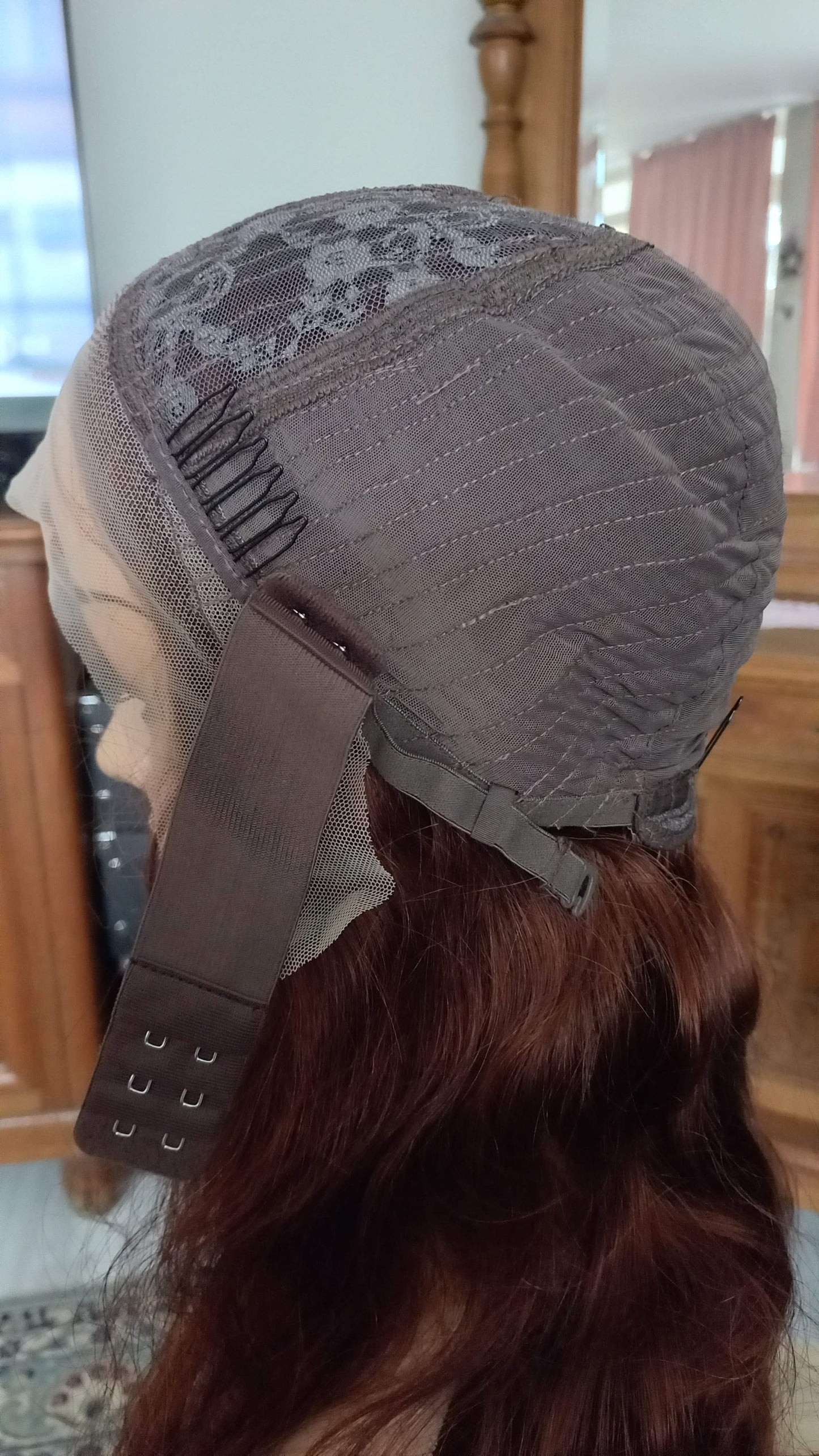 Parrucca di capelli umani con parte a T e onda del corpo, castano cioccolato