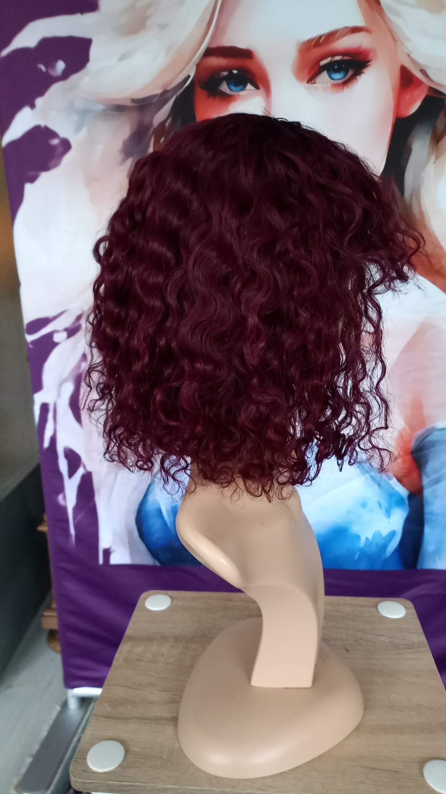 Bob Lockiges Burgundy Echthaar Perücke mit Pony