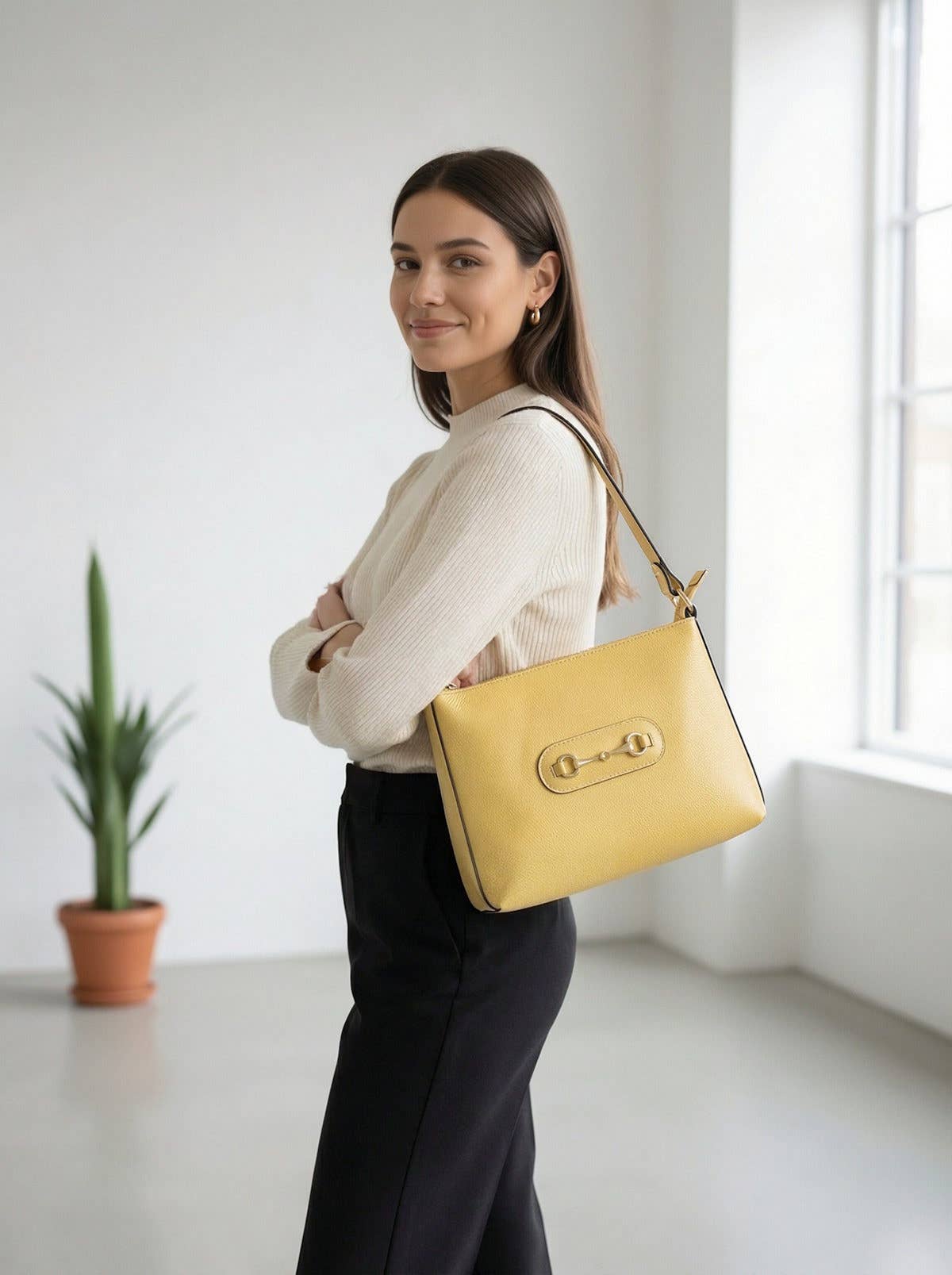 Suie Valentini srl - Genuine Leather Shoulder Bag with Shoulder Strap, Made in Italy, Art. 112660: Camel