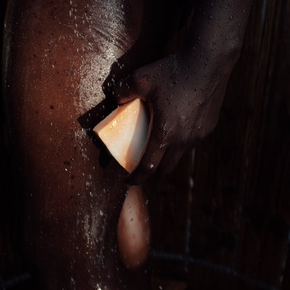 Seife block 004 | bei trockener Haut | ideal bei starken Curls + Afro | mit Kurkuma + Kakao